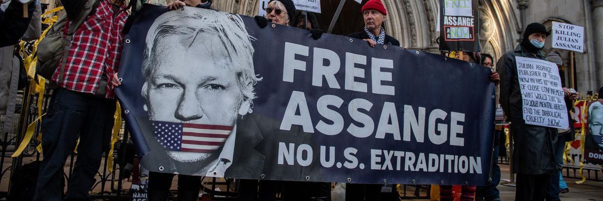 Free Assange protest
