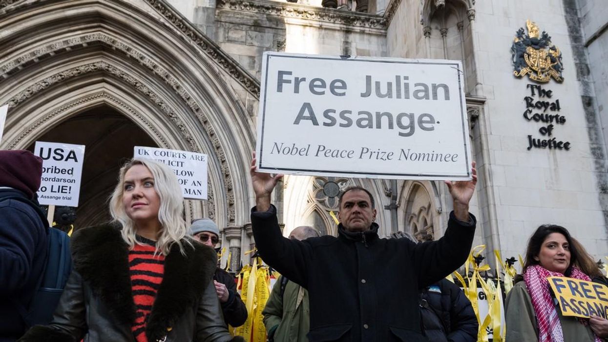 free_julian_assange