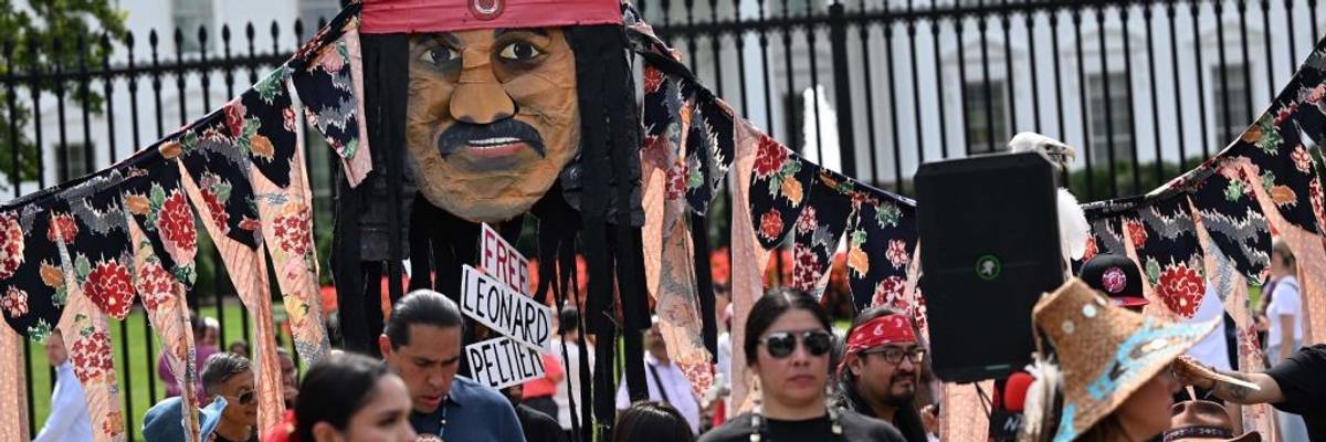 Free Leonard Peltier protest outside White House