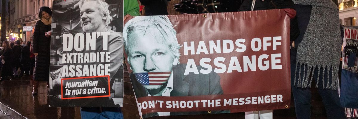 #FreeAssange