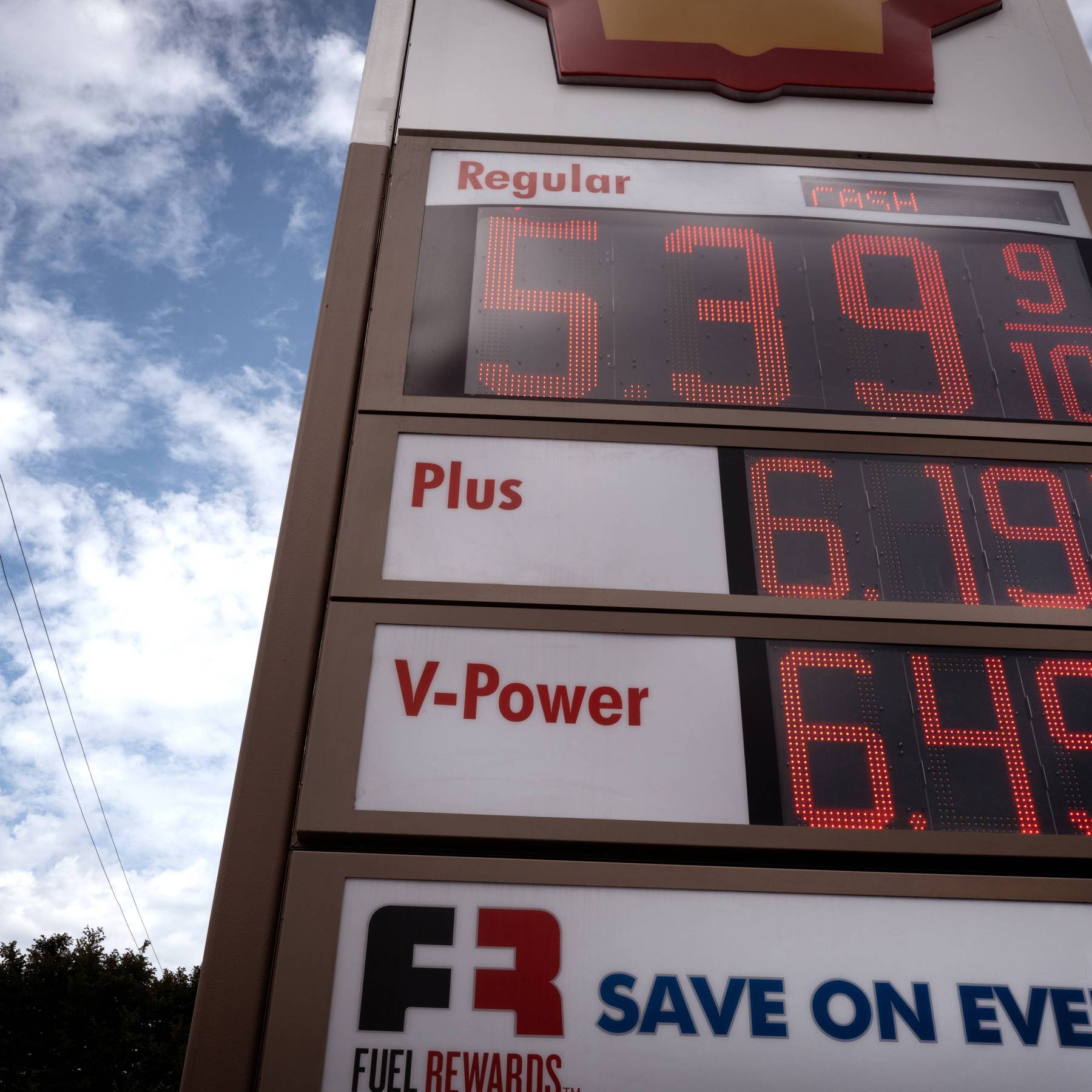 Inflation Hits Highest Level in Months as Costs From Trump's Illegal War Eat Workers' Paychecks