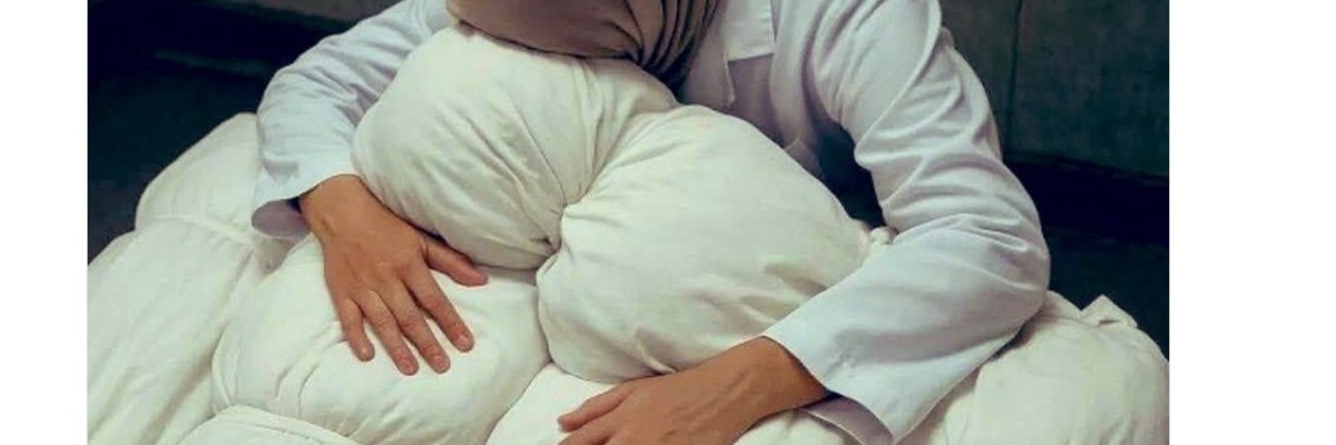 Pediatrul din Gaza, dr. Alaa al-Najjar, este întristat de trupurile copiilor ei.