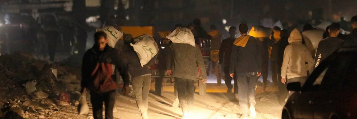 Gazans receive humanitarian aid