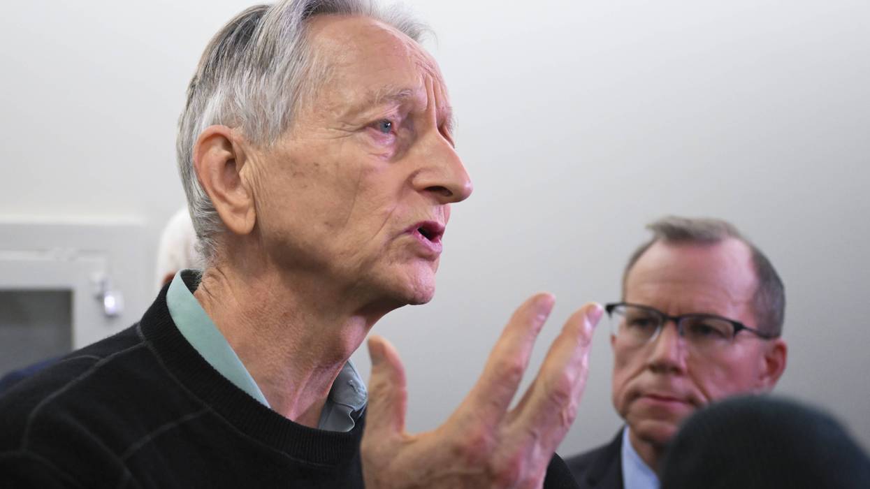 Godfather of AI Denounces Trump as a ‘Corrupt, Senile Felon’