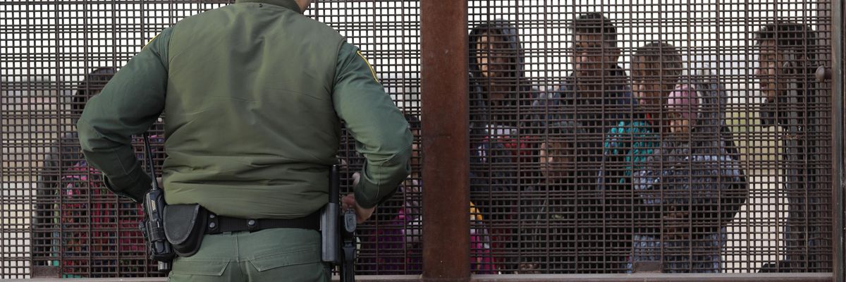 GettyImages-1126810193_border_wall