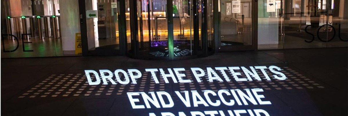 'We Need a People's Vaccine': Ex-World Leaders, Nobel Laureates Urge Biden to Back WTO Waiver