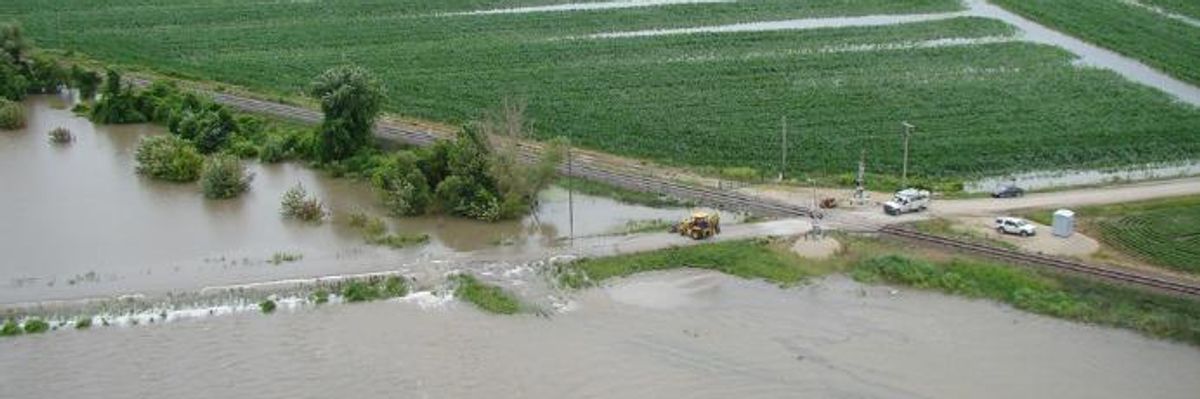 As Flood Risks Increase Across the US, It's Time to Recognize the Limits of Levees