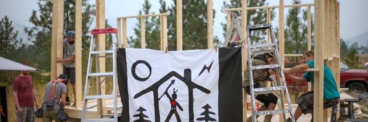 Inspired by Standing Rock, First Nations 'Tiny House Warriors' Protest Pipeline Project