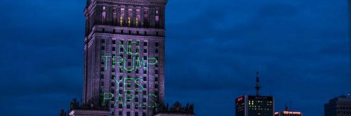 'No Trump, Yes Paris': Greenpeace Gives US President Cold Welcome in Poland