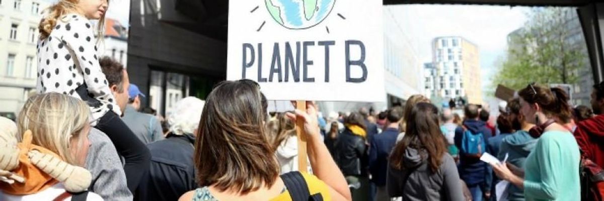 On Eve of Midterms, Americans Urged to Vote 'Like the Planet Depends On It--Because It Does'