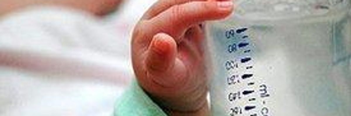 Group Exposes Practice of Adding Synthetic Preservatives to 'Organic' Baby Formula