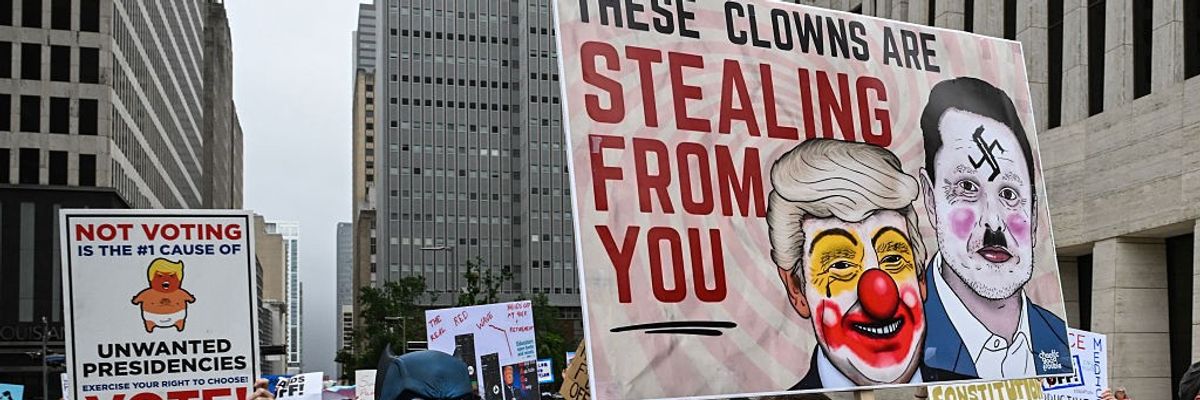 Hands off demonstration.