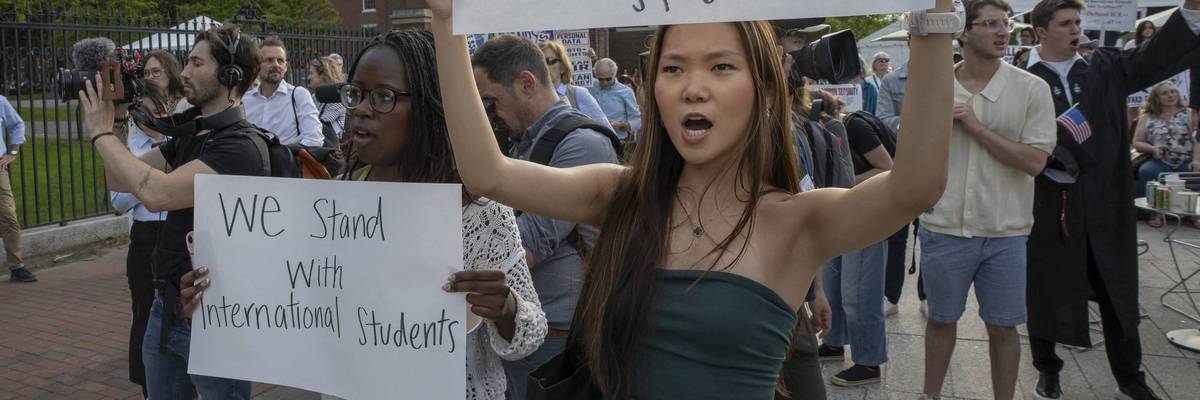 Harvard students protest for international students