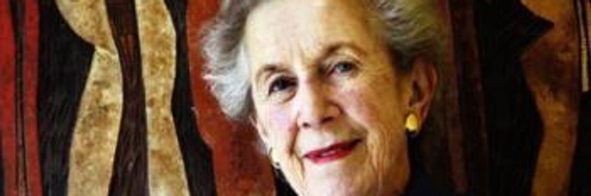 Anti-Apartheid Campaigner Helen Suzman Dies at 91