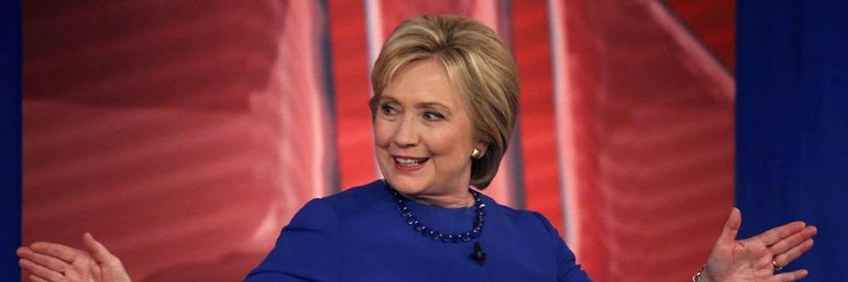 Using Republicans as Shield, Clinton Dodges Again on Wall Street Speeches