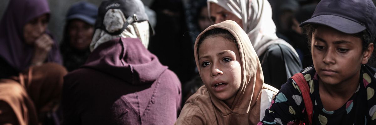 Hot meal distributed to Palestinians struggling with hunger in Gaza
