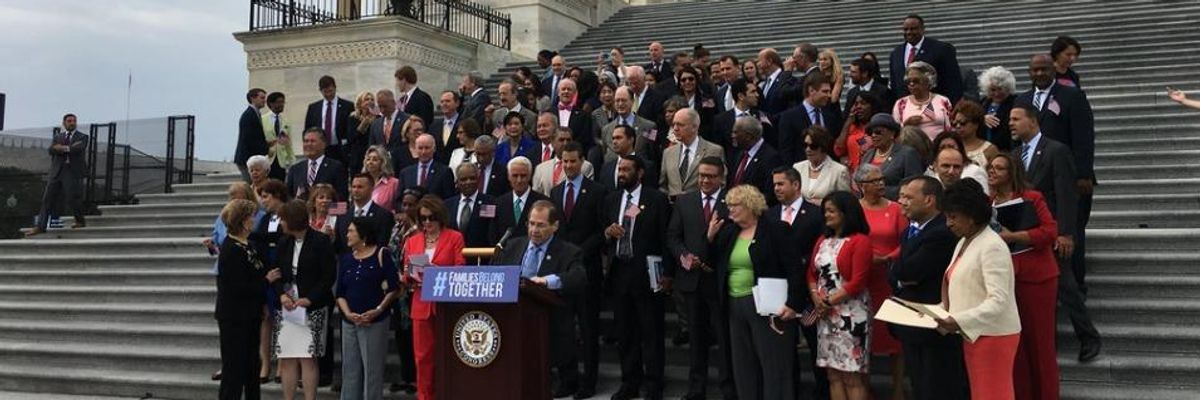 House Democrats Propose Bill to Counter Trump's 'Dangerous' Executive Order to Lock Up Families Indefinitely