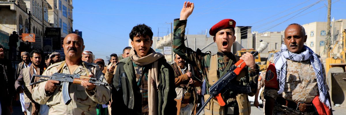 Houthi fighters