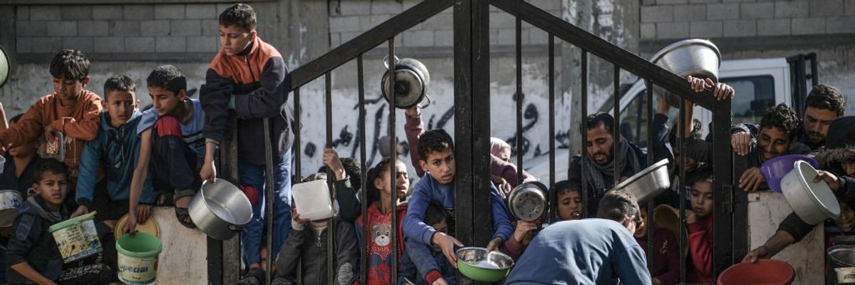 Humanitarian aid for Palestinians in Rafah