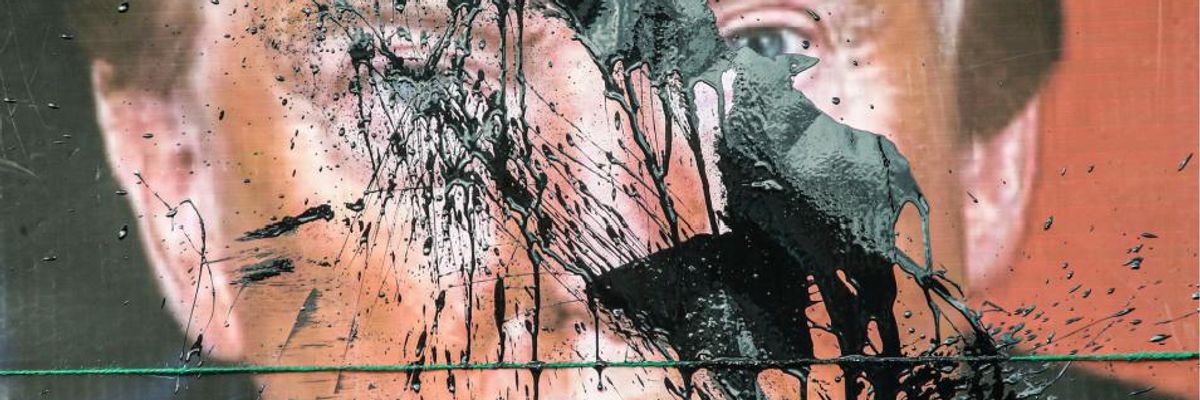 Vowing to 'Crush Trump' in Must-Watch Ad, Climate Campaigners Mobilize for Election Nationwide