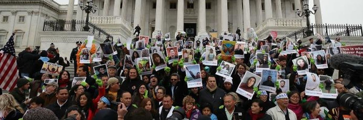 In Pictures/Video: Hundreds Arrested in Peaceful Protest as Thousands March Demanding 'Clean' Dream Act