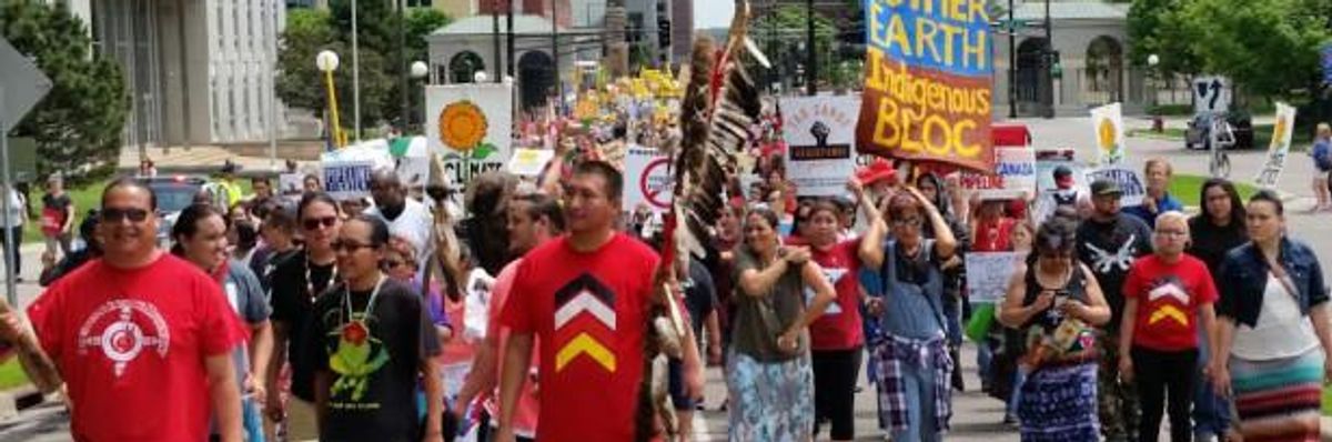 #NoTarSands Resistance March Draws Thousands in Midwest