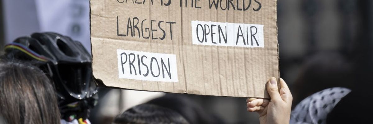 Hundreds of Londoners protest against Israeli attacks on Al-Aqsa Mosque