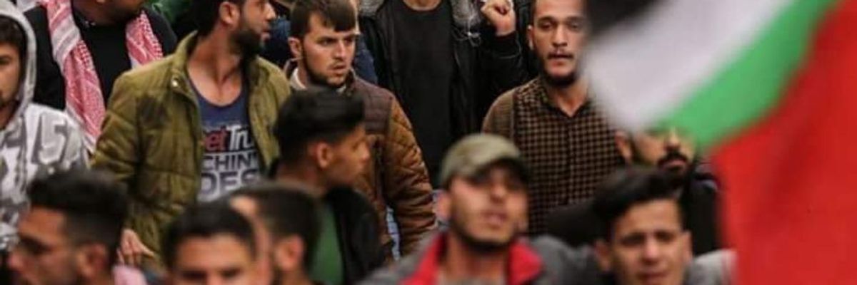 Hundreds Mourn 'Despicable' Killing by Israeli Forces of Gaza Journalist Covering Border Protest