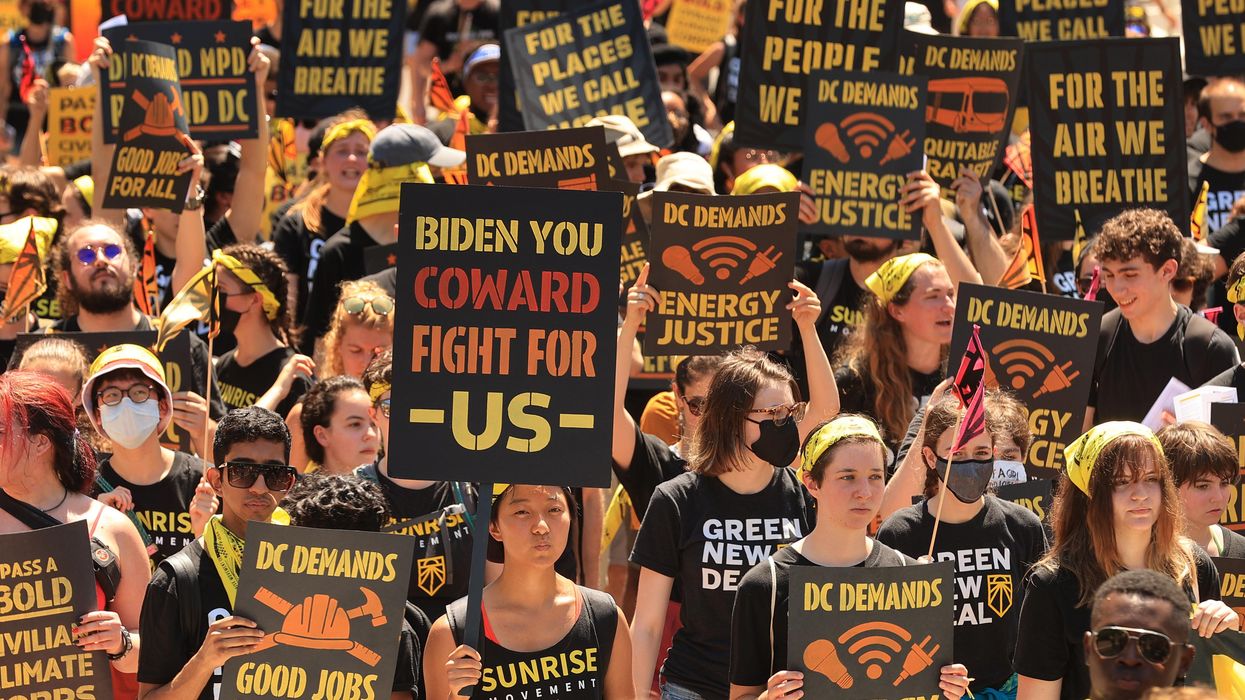 Hundreds of young climate activists march along Pennsylvania Avenue to the White House