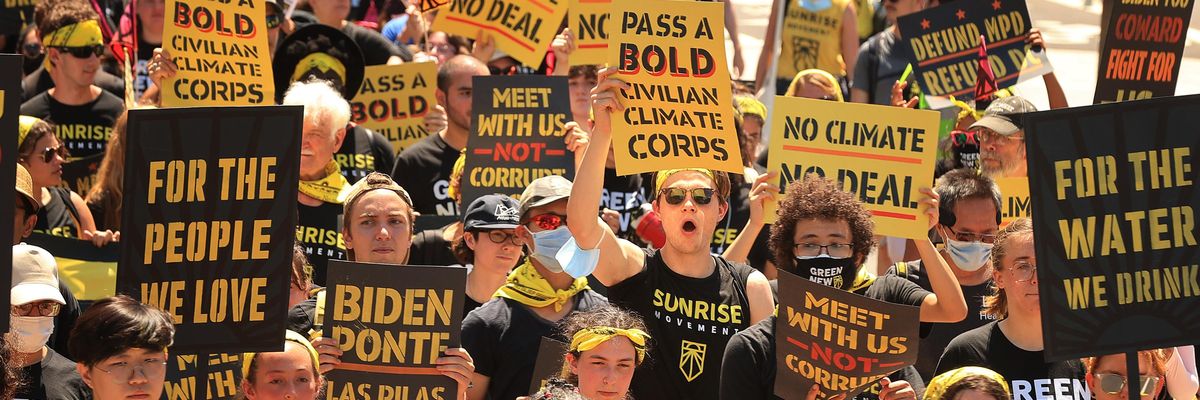 Hundreds of young climate activists march to the White House