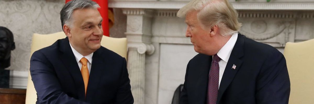 Hungarian Prime Minister Viktor Orbán shakes hads with U.S. President Donald Trump.