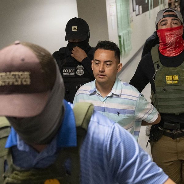 ICE arrests Immigrants Inside New York City Courthouse