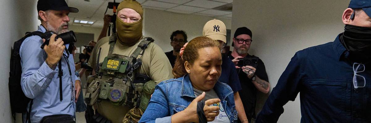 ICE-Detains-Immigrants-in-New-York-Court-House