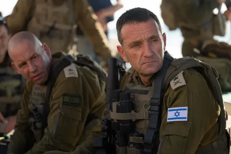 IDF Chief of Staff Herzl Halevi and Southern Command chief Yaron Finkelman in Rafah.