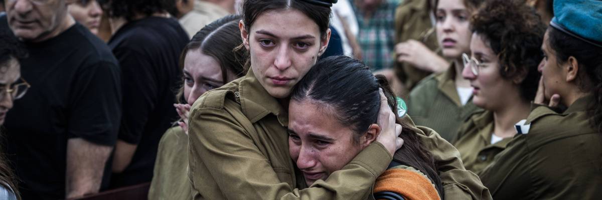 IDF women soldiers embrace