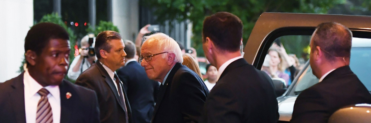 No, Sanders' Secret Service Detail Isn't Costing 'Taxpayers' $38,000 a Day