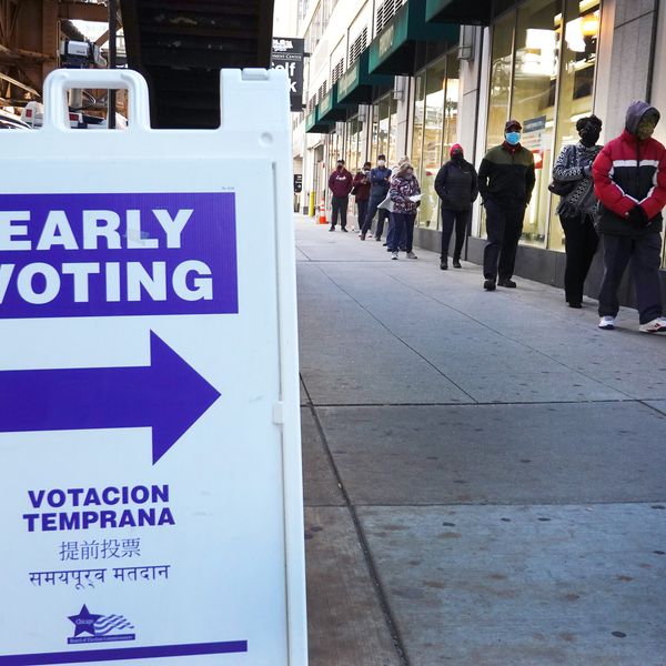 Illinois Residents Take Advantage Of Early Voting In Chicago