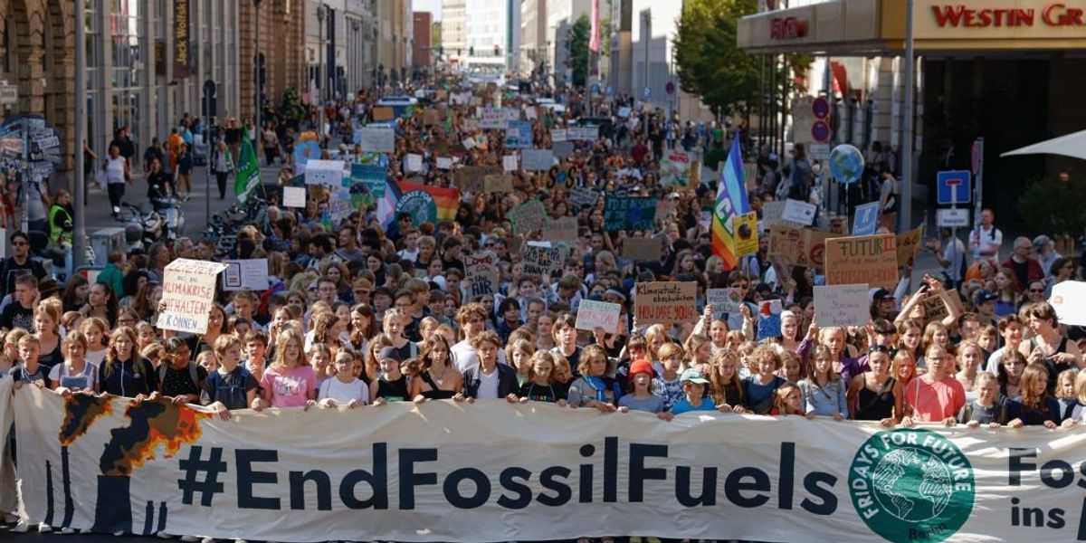 Protest Against Fosil 'End Fossil Fuels' Protests Kick Off Worldwide Ahead of UN Climate ...