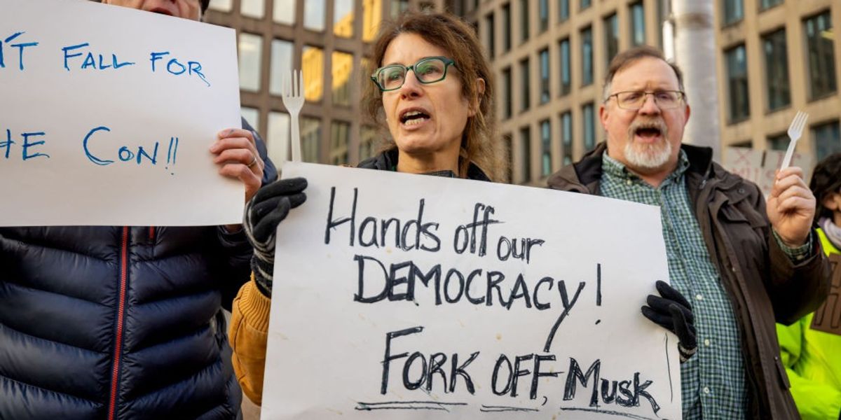 Judge Temporarily Blocks Musk-Led 'Fork' Offer to Purge Federal Workers ...