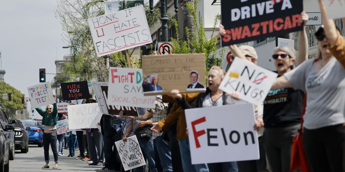 Plummeting Global Tesla Sales Reveal Consumer Revolt Against Musk’s ‘Dangerous Far-Right’ Antics | Common Dreams Plummeting Global Tesla Sales Reveal Consumer Revolt Against Musk’s ‘Dangerous Far-Right’ Antics | Common Dreams