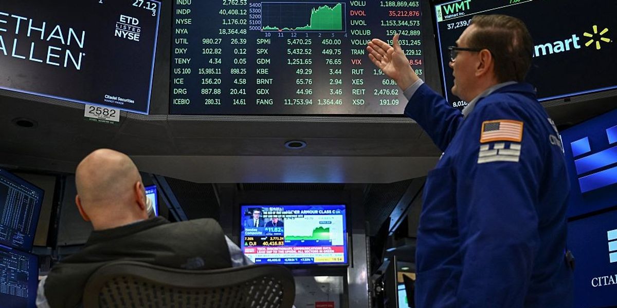 ‘What Billionaire Just Got Richer?’: Trump Tariff Pause Sparks Insider Trading Suspicions | Common Dreams ‘What Billionaire Just Got Richer?’: Trump Tariff Pause Sparks Insider Trading Suspicions | Common Dreams