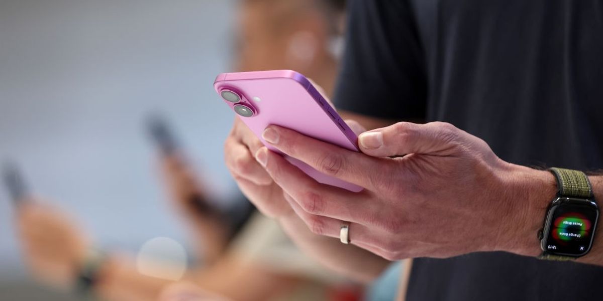 Image for article Imagine a World Without Your iPhoneI Dare You