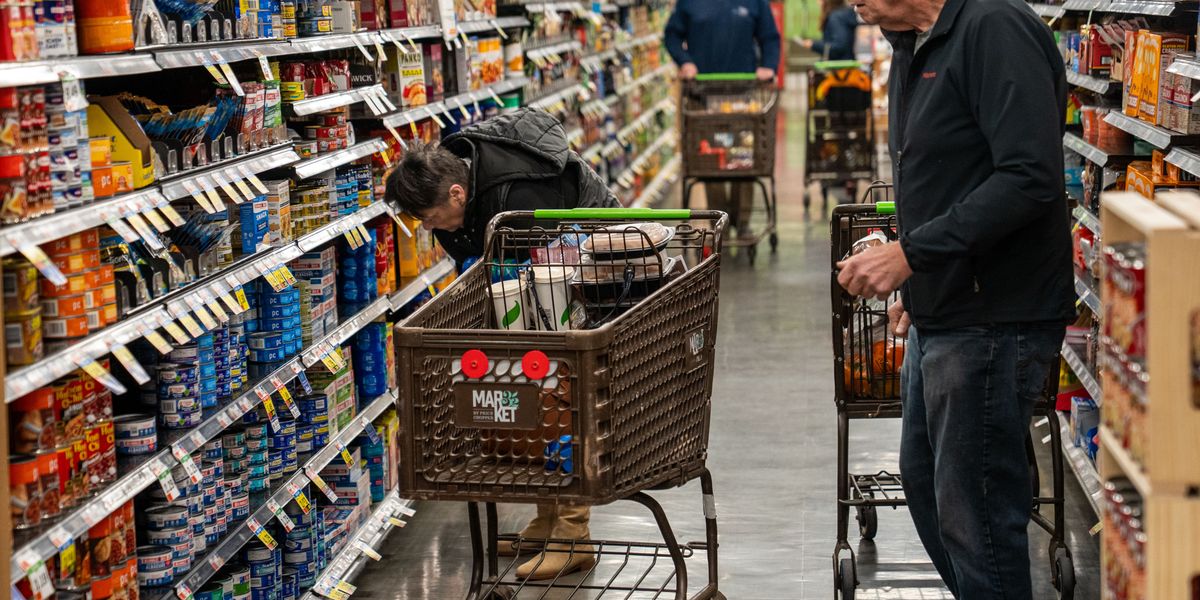 Consumer Sentiment Falls to Near-Record Low as Trump Wrecks Hope in US Economy – Common Dreams Consumer Sentiment Falls to Near-Record Low as Trump Wrecks Hope in US Economy – Common Dreams