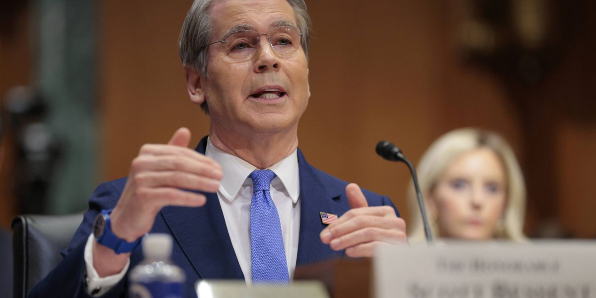 Citing Shady Stock Trades, Warren Asks Bessent If SEC Should ‘Be Knocking on President Trump's Door'