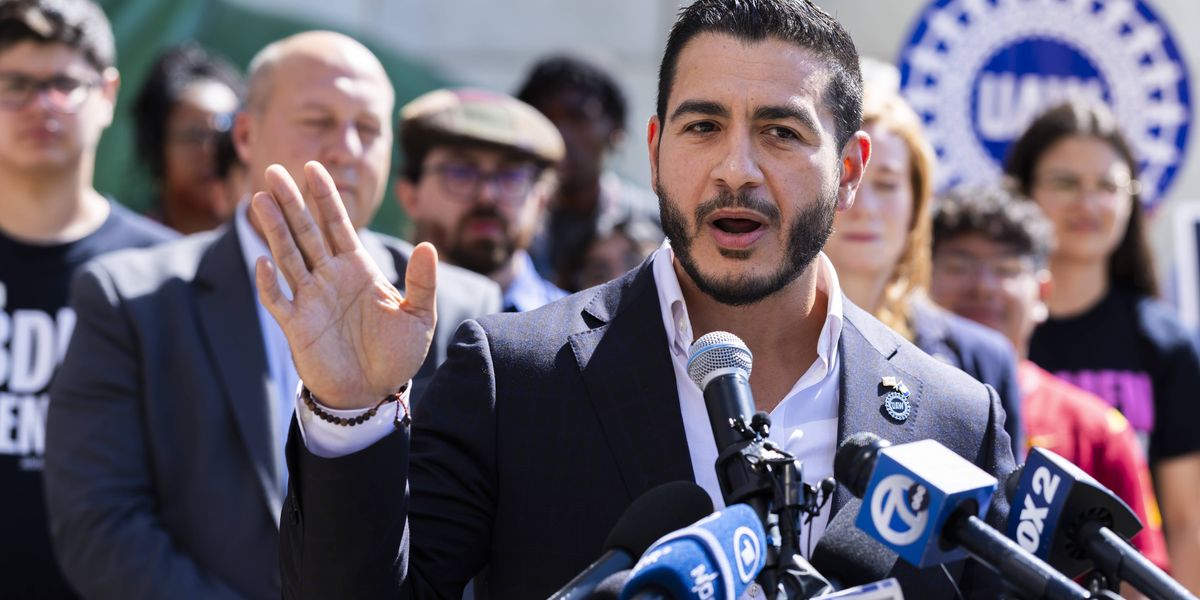 Lawmakers, Journalists Rip CBS News Over ‘Insane, Blatantly Racist Headline' on Abdul El-Sayed