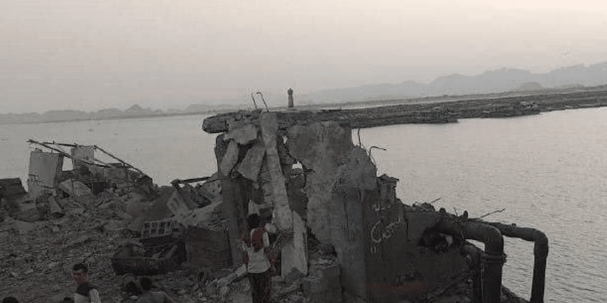 'War Crime': US Attack on Water Desalination Plant Cuts Off Supply for Thousands in Southern Iran | Common Dreams