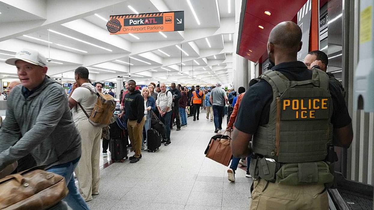 Rights Groups, Dems Warn of Disaster as Trump Sends ICE Agents to US Airports