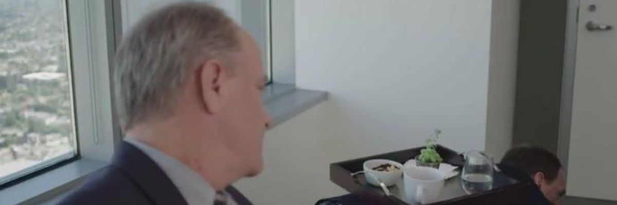 Hold the Phones, the Democrats Actually Just Made a Good Ad