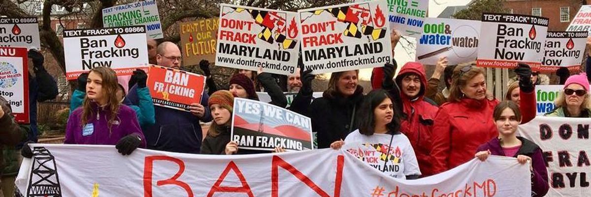 'Bridge to Climate Chaos': New Report Details Urgent Need for Total US Fracking Ban