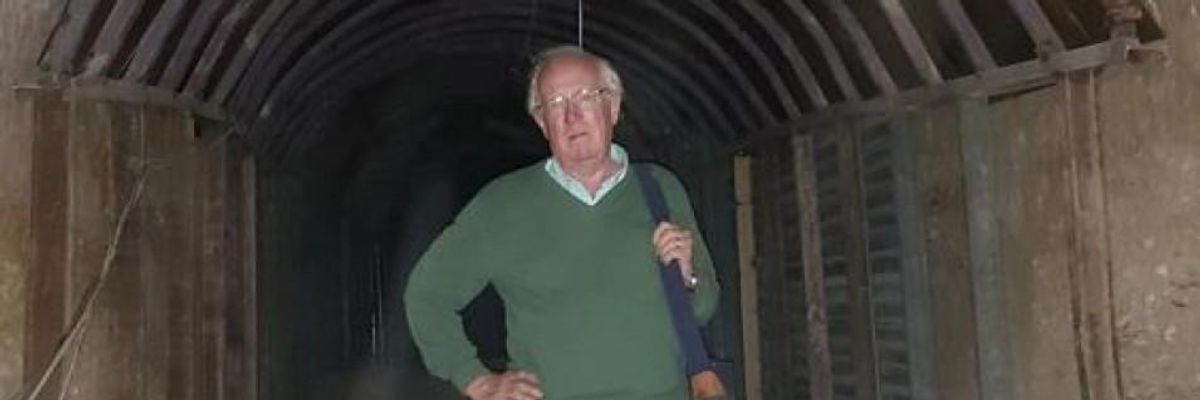 Establishment Journalists Are Piling on To Smear Robert Fisk Now He Cannot Answer Back